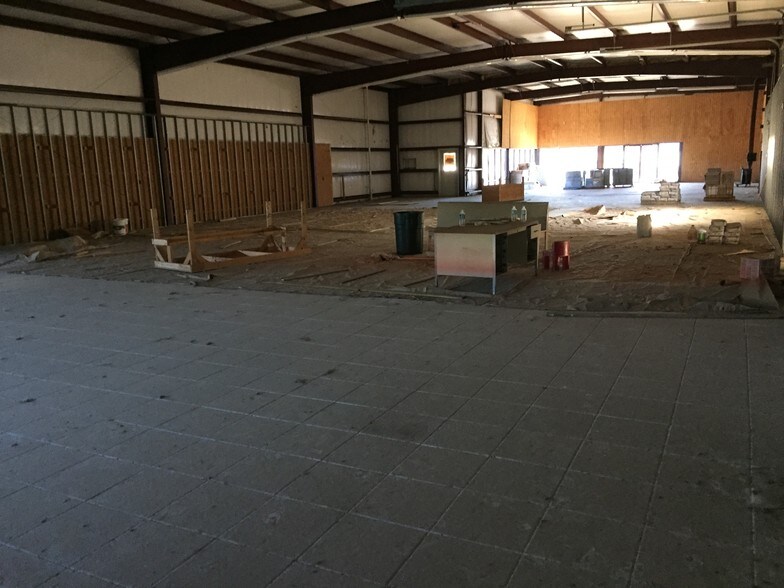 More Photos Of 1120 Realtor Ave, Texarkana Warehouse For Sale