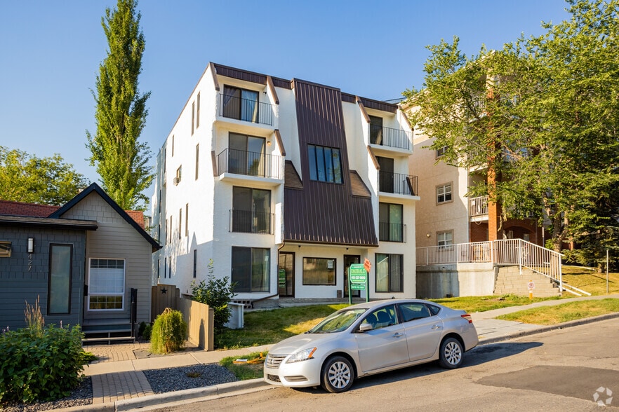 More Photos Of 423 3 Av NE, Calgary Apartments For Sale