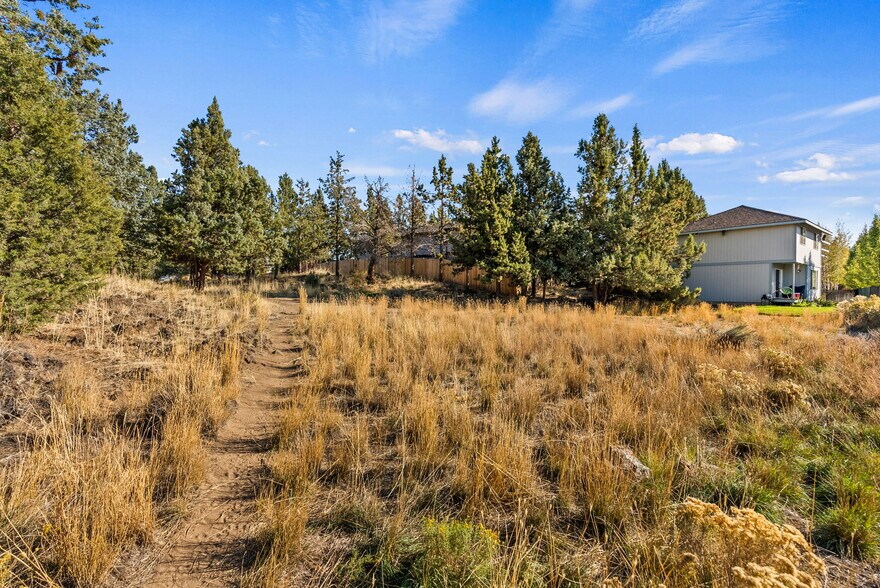 More Photos Of 2101 NE Holliday Ave, Bend Land For Sale
