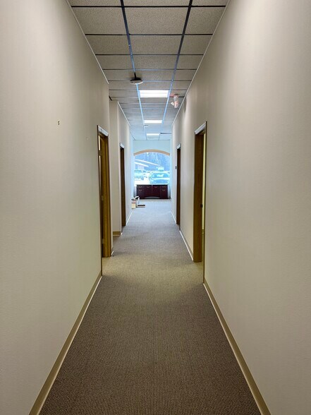 More Photos Of 130 S Willow St, Kenai General Retail For Lease