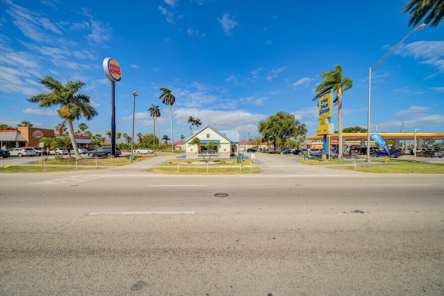 More Photos Of 20 SE 1st Ave, Florida City Fast Food For Sale