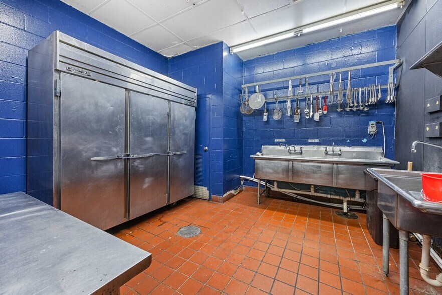 More Photos Of 1405 Gornto Rd, Valdosta Restaurant For Sale