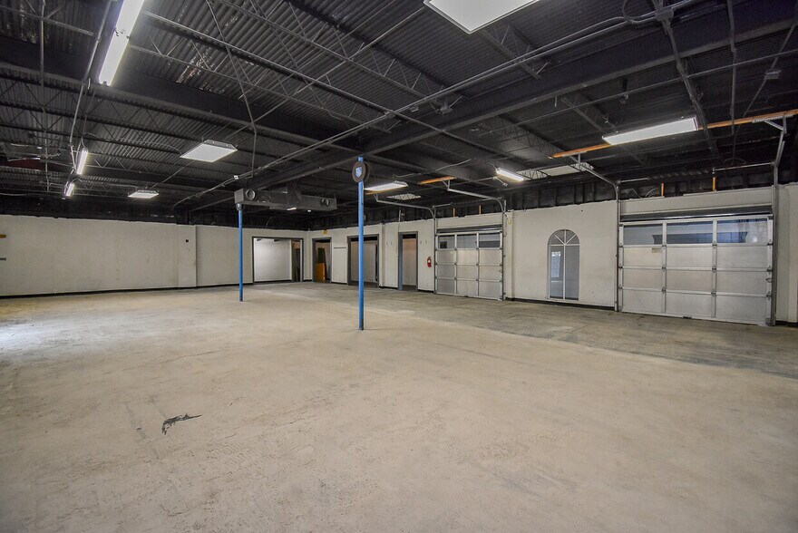 More Photos Of 19419 N Freeway, Spring Freestanding For Lease