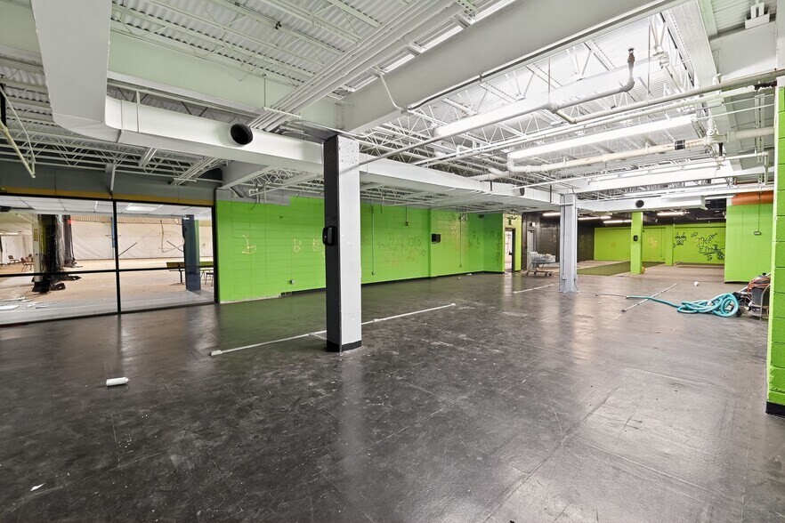 More Photos Of 1550 E Dundee Rd, Palatine Hotel For Sale