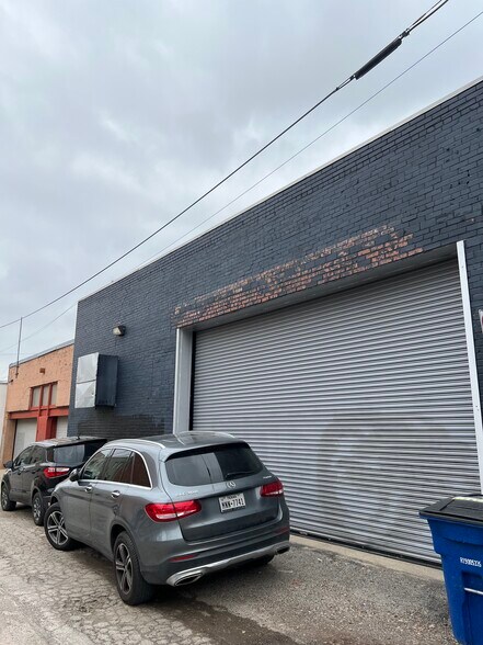 More Photos Of 2919 Canton St, Dallas Light Manufacturing For Lease