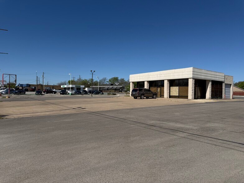 More Photos Of 8051 Boulevard 26, North Richland Hills Flex For Sale