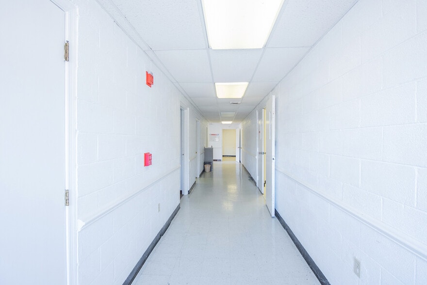 More Photos Of 493 Main St, Warsaw Medical For Sale