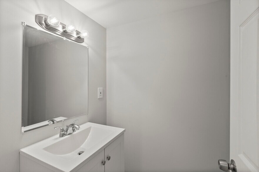 More Photos Of 4710 Liberty Heights Ave, Baltimore General Retail For Sale