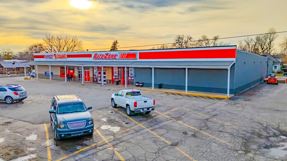 More Photos Of 915 N Washington St, Kokomo Freestanding For Sale