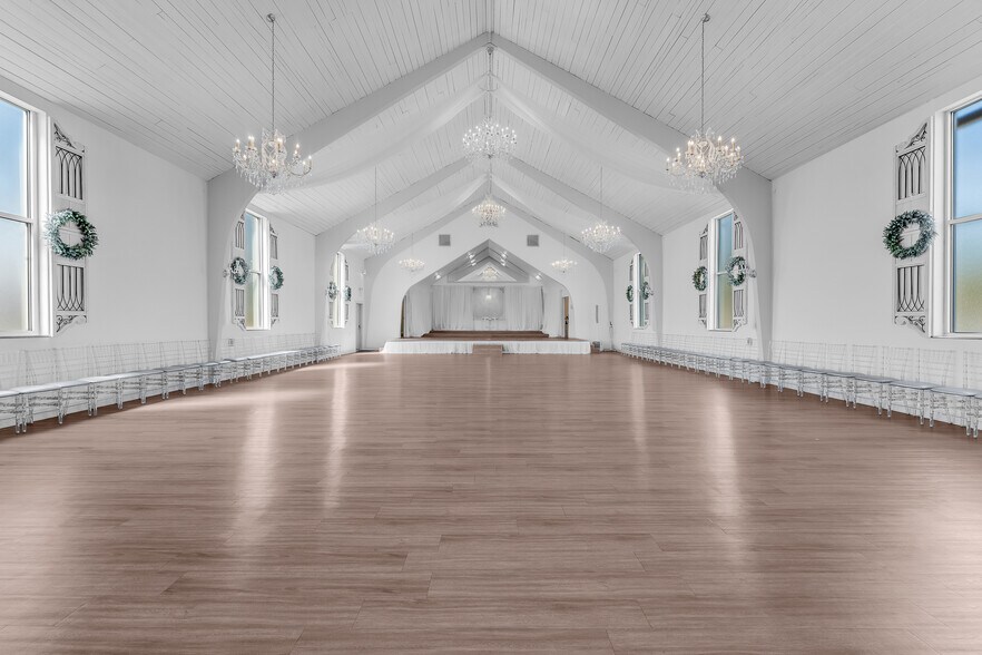 More Photos Of 801 E Park Ave, Fairmont Storefront For Sale