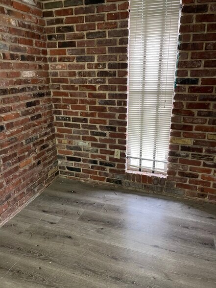 More Photos Of 2032 Wooddale Blvd, Baton Rouge Office For Lease