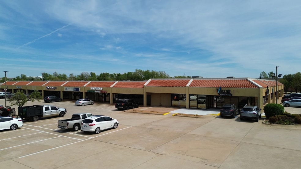 More Photos Of 1700-1738 S Kelly Ave, Edmond General Retail For Lease