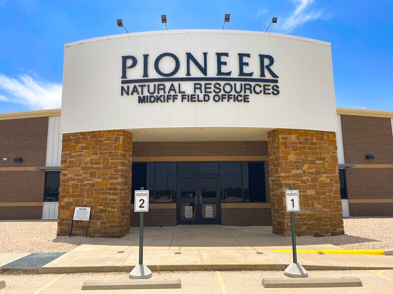 More Photos Of 2625 Co 180 rd, Garden City Manufacturing For Sale