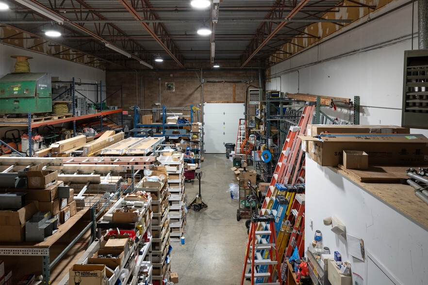 More Photos Of 104 Longwater Dr, Norwell Light Distribution For Sale