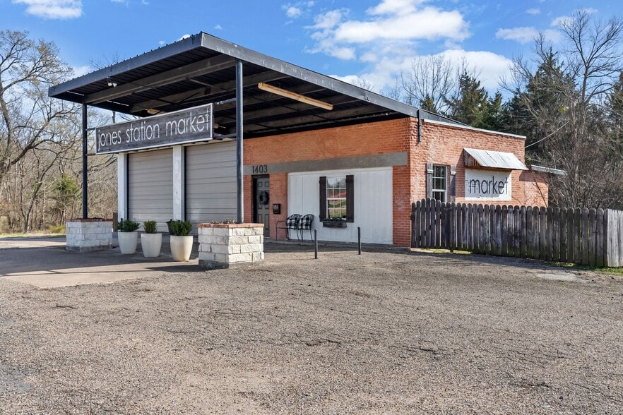 Primary Photo Of 1403 Interstate Highway 30, Greenville General Retail For Sale