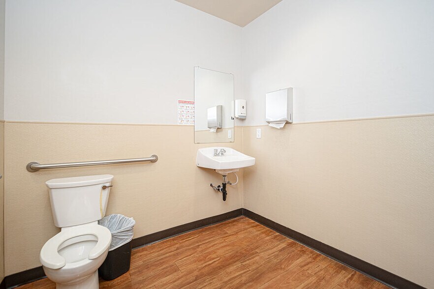 More Photos Of 4338 W Thomas Rd, Phoenix Storefront For Sale