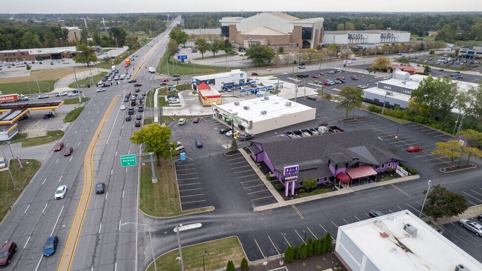 More Photos Of 930 E Coliseum Blvd, Fort Wayne Restaurant For Sale