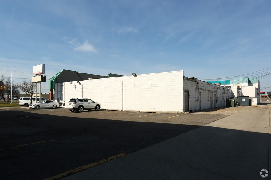More Photos Of 18055-18095 E 8 Mile Rd, Eastpointe Unknown For Lease
