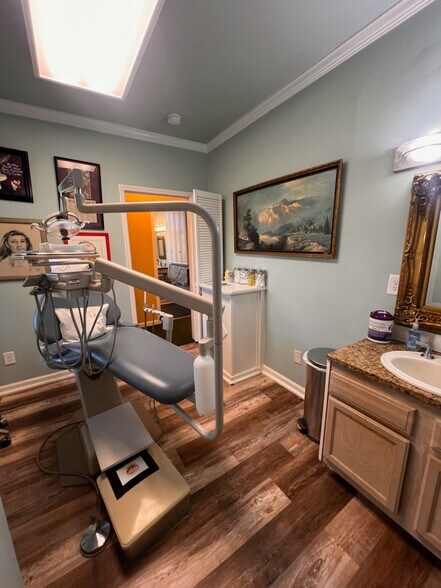 More Photos Of 407 Brewer Dr, Nashville Medical For Sale
