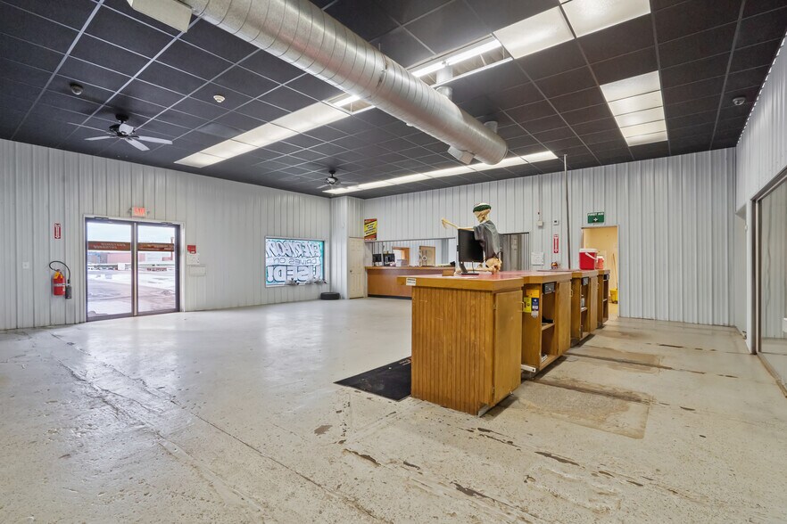 More Photos Of 8574 Brewerton Rd, Cicero Auto Salvage Facility For Lease