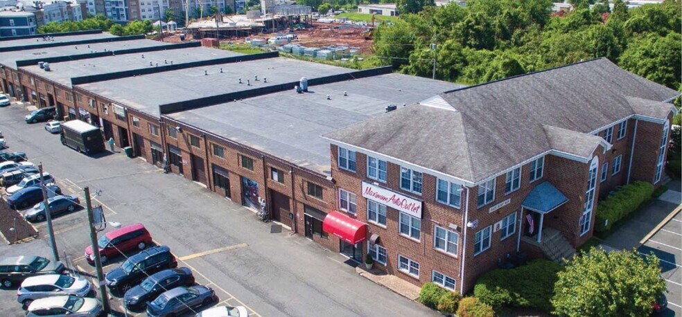 More Photos Of 8503-8505 Euclid Ave, Manassas Park Warehouse For Lease