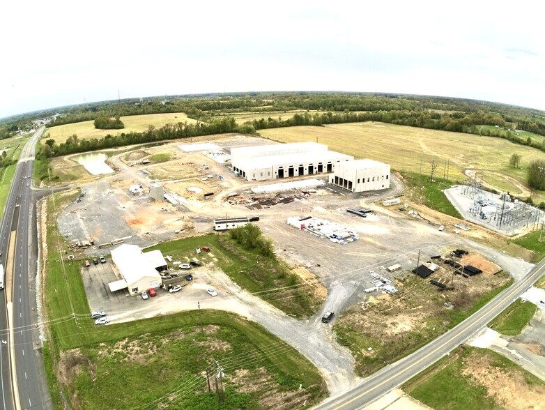 More Photos Of 3155 US-45, Mayfield Distribution For Sale