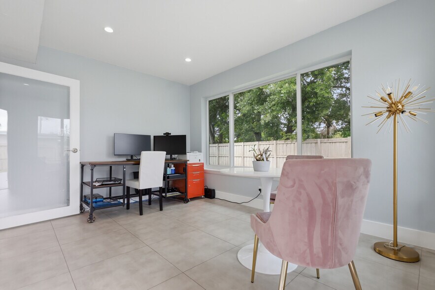 More Photos Of 940 State Road 7, Fort Lauderdale Office For Sale