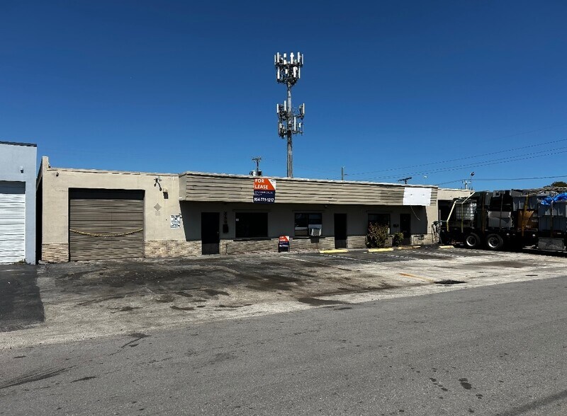 More Photos Of 559 NE 42nd St, Oakland Park Industrial For Lease