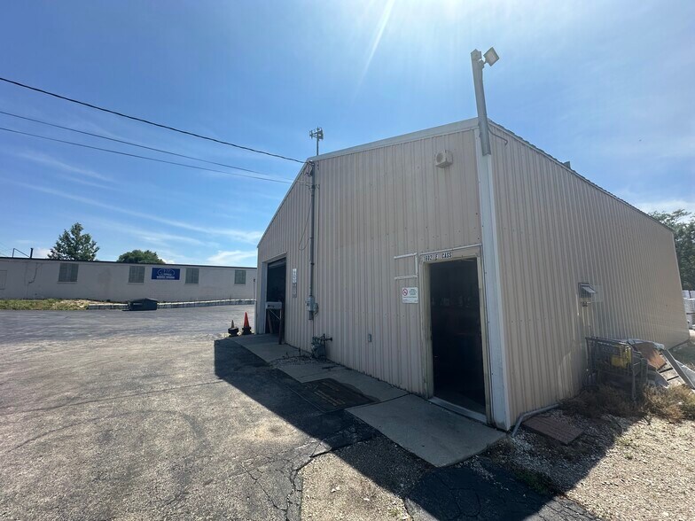 More Photos Of 1602 E Cass St, Joliet Warehouse For Sale