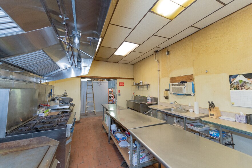 More Photos Of 365 W Whitehall St, Allentown Warehouse For Lease