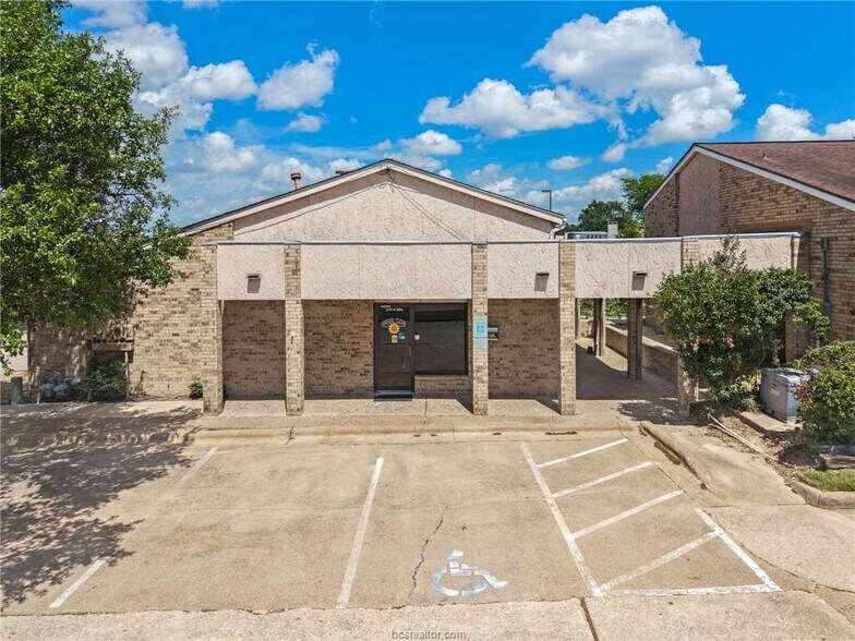 Primary Photo Of 2701 E 29th St, Bryan Office For Sale