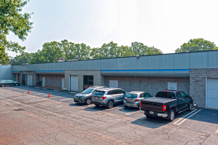 More Photos Of 425 Franklin Gateway SE, Marietta Unknown For Lease