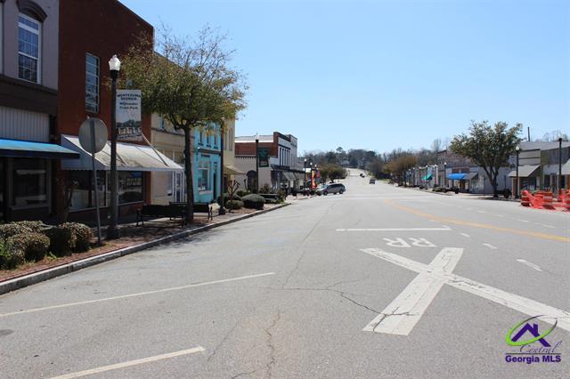 More Photos Of 108 S Dooly St, Montezuma Storefront For Sale