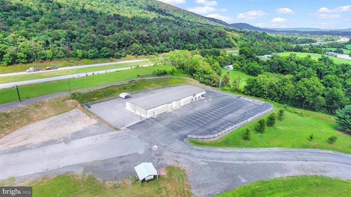 More Photos Of 57 W Shortcut Rd, Newport Showroom For Sale