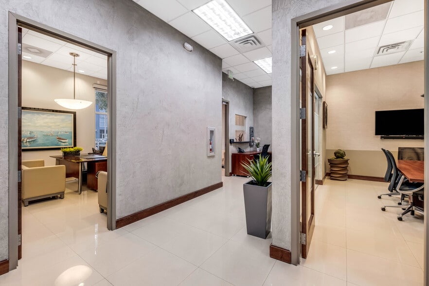 More Photos Of 7620 NW 25th St, Miami Distribution For Sale