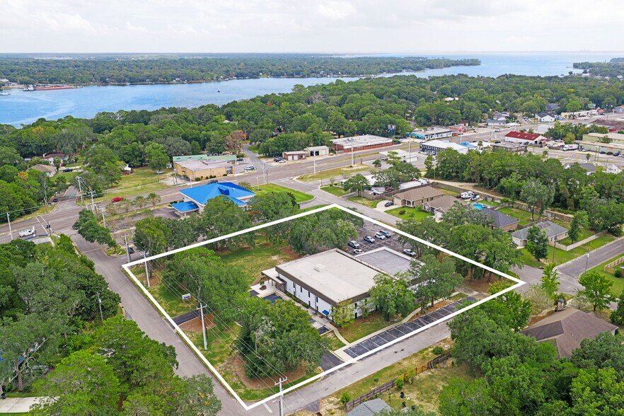 More Photos Of 313-315 Edge Ave, Valparaiso Office For Sale