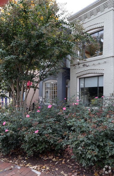 More Photos Of 1666 33rd St NW, Washington Storefront Retail Office For Sale