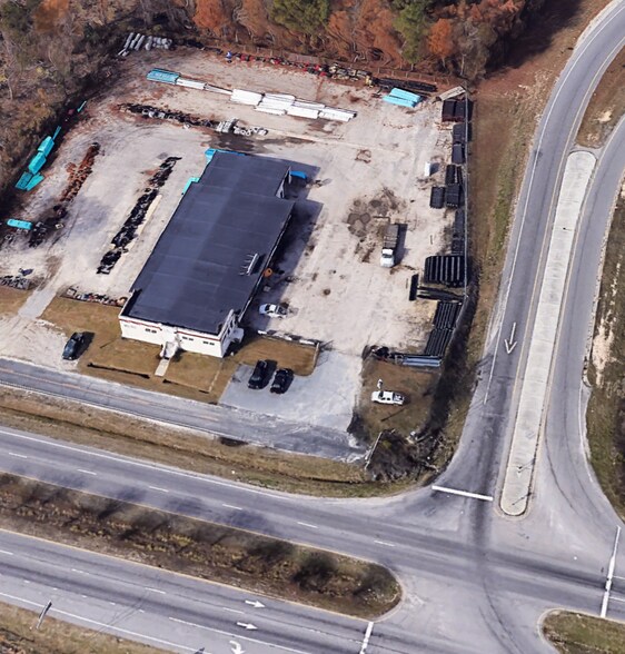 More Photos Of 902 S Eastern Blvd, Fayetteville Truck Terminal For Lease