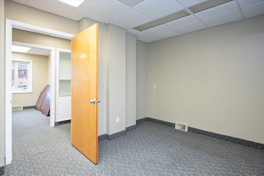 More Photos Of 287 Andrews St, Rochester Medical For Sale