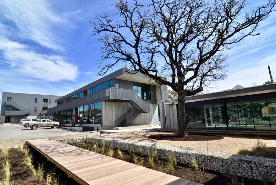 More Photos Of 1224 E 12th St, Austin Loft Creative Space For Lease