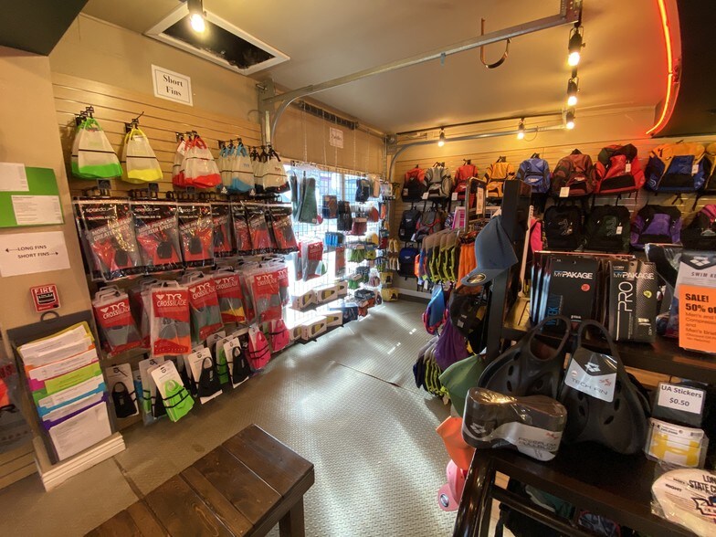 More Photos Of 4025-4045 E Iliff Ave, Denver Freestanding For Sale