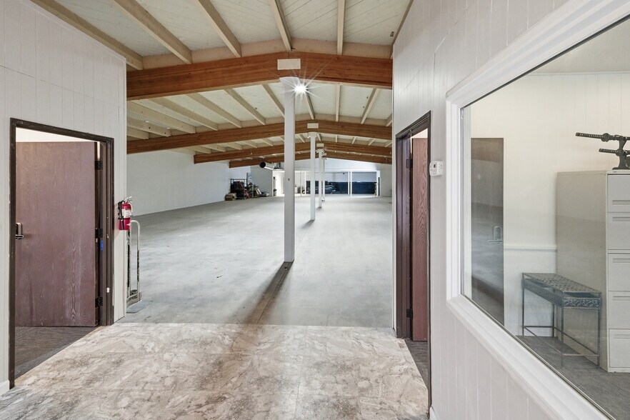 More Photos Of 735 Stocker Rd, Big Bear Lake Storefront Retail Office For Sale