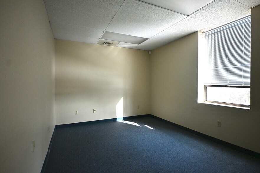 More Photos Of 1100 Kings Hwy E, Fairfield Office For Sale