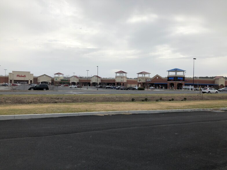 More Photos Of 11409 Ocean Gateway, Berlin Unknown For Lease