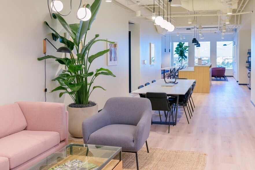 More Photos Of 222 Lakeview Ave, West Palm Beach Coworking Space