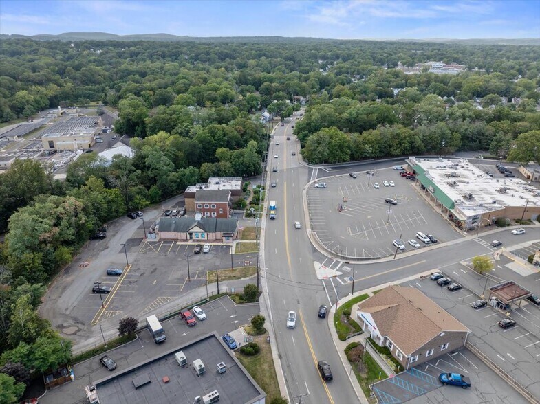 More Photos Of 24 Wyckoff Ave, Waldwick Medical For Lease