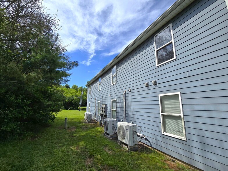 More Photos Of 801 W Walnut St, Desloge Apartments For Sale