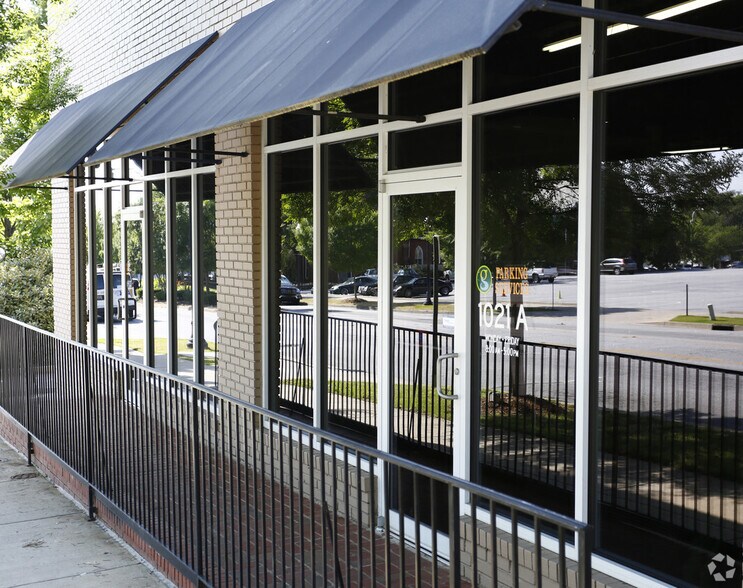 More Photos Of 1021 S Main St, Greenville Freestanding For Lease