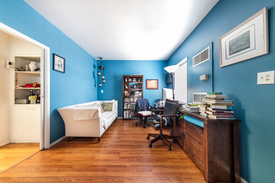 More Photos Of 13175 Paramount Blvd, South Gate Office For Sale