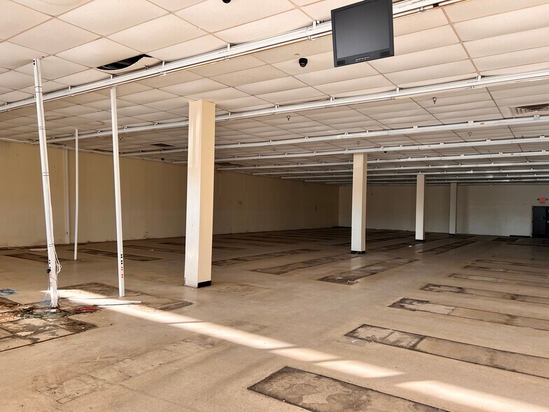 More Photos Of 19099 Pineville Rd, Long Beach Unknown For Lease